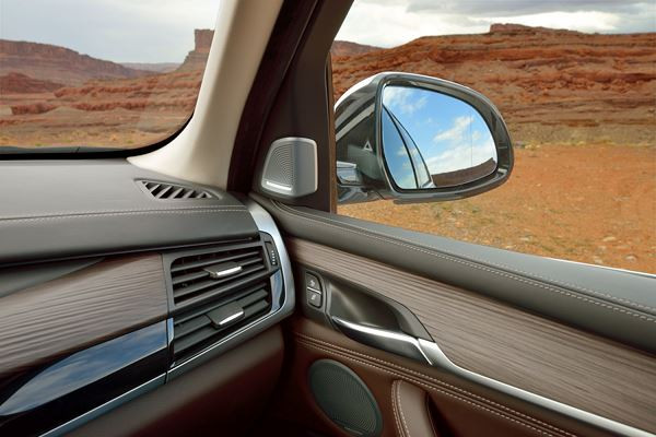 La troisième génération de la BMW X5 affiche un design tout en puissance