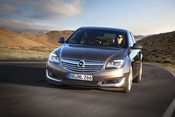L'Opel Insignia s'offre des retouches esthétiques et des nouveaux moteurs