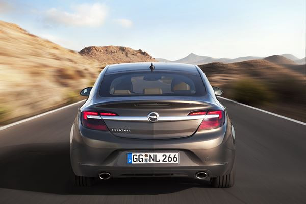 L'Opel Insignia s'offre des retouches esthétiques et des nouveaux moteurs