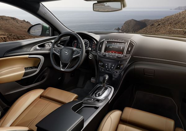 L'Opel Insignia s'offre des retouches esthétiques et des nouveaux moteurs