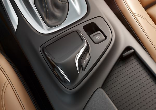 L'Opel Insignia s'offre des retouches esthétiques et des nouveaux moteurs