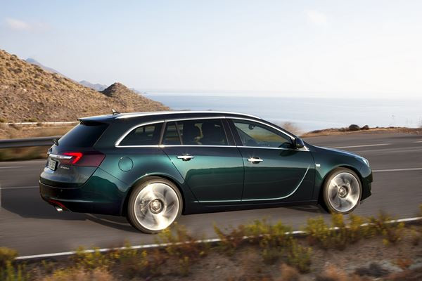 L'Opel Insignia s'offre des retouches esthétiques et des nouveaux moteurs