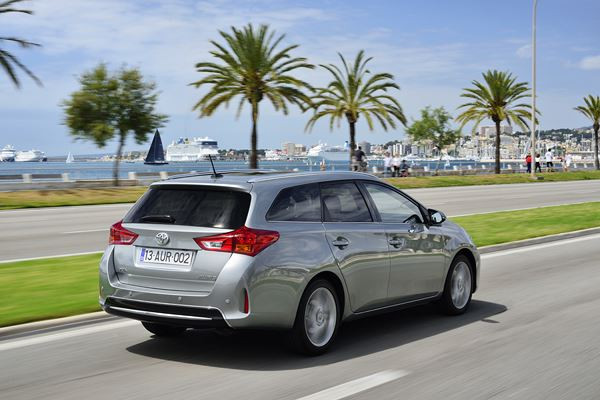 Une élégante variante break de la Toyota Auris disponible en motorisation hybride