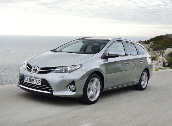 Une élégante variante break de la Toyota Auris disponible en motorisation hybride