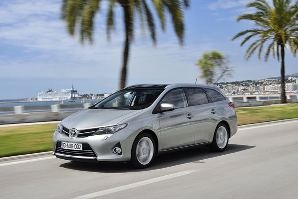 Une élégante variante break de la Toyota Auris disponible en motorisation hybride