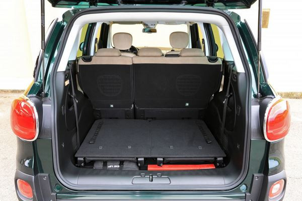 La Fiat 500L Living rallongée pour offrir une configuration 5 plus 2 places