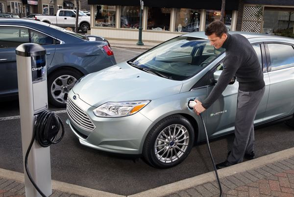 La Ford Focus se met à l'électrique