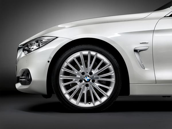 La nouvelle BMW Série 4 se découvre en mode cabriolet