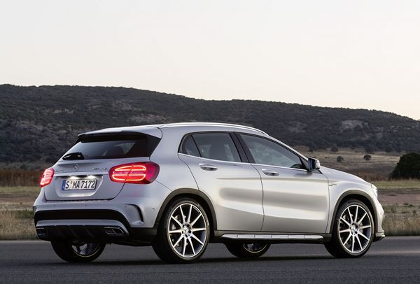 Le SUV Mercedes GLA 45 AMG développe 360 ch et un couple de 450 Nm