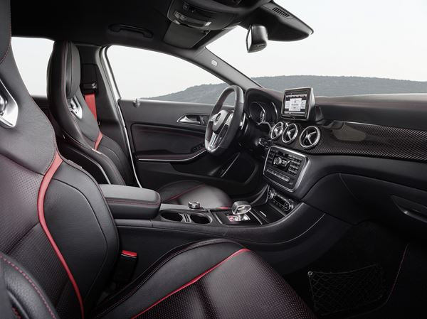 Le SUV Mercedes GLA 45 AMG développe 360 ch et un couple de 450 Nm