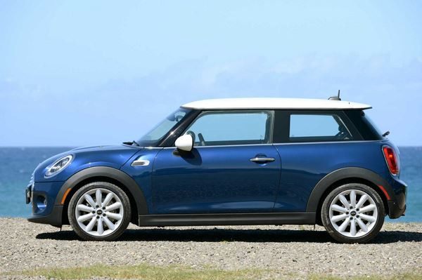 La nouvelle petite voiture premium Mini commercialisée à partir de 17 150 euros