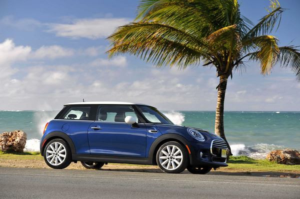 La nouvelle petite voiture premium Mini commercialisée à partir de 17 150 euros