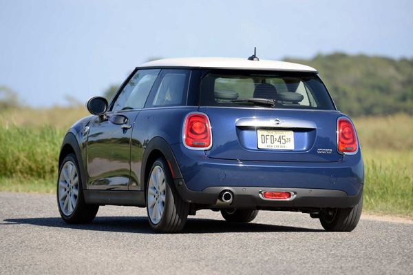 La nouvelle petite voiture premium Mini commercialisée à partir de 17 150 euros