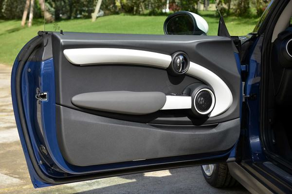 La nouvelle petite voiture premium Mini commercialisée à partir de 17 150 euros