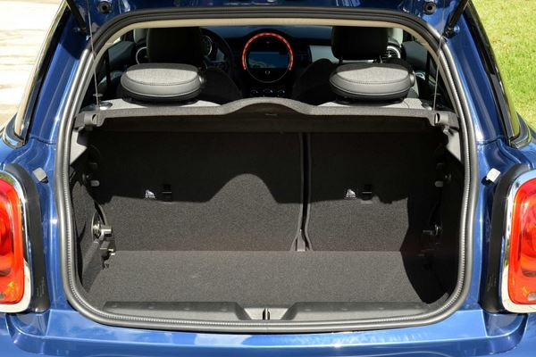 La nouvelle petite voiture premium Mini commercialisée à partir de 17 150 euros