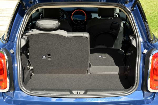 La nouvelle petite voiture premium Mini commercialisée à partir de 17 150 euros