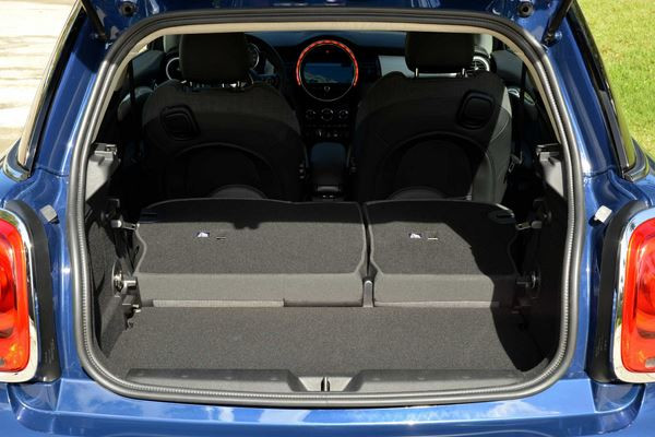 La nouvelle petite voiture premium Mini commercialisée à partir de 17 150 euros