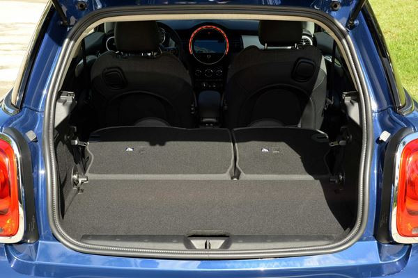 La nouvelle petite voiture premium Mini commercialisée à partir de 17 150 euros