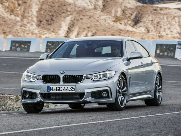 La BMW Série 4 en mode coupé quatre portes fait son apparition