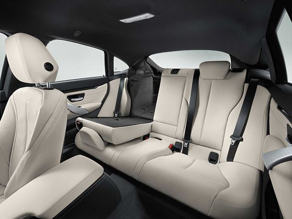 La BMW Série 4 en mode coupé quatre portes fait son apparition