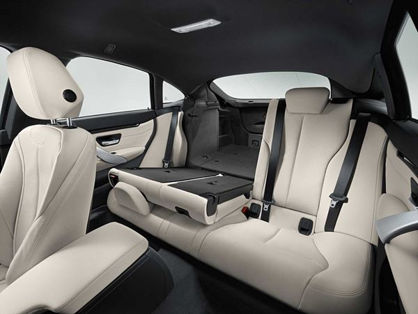La BMW Série 4 en mode coupé quatre portes fait son apparition