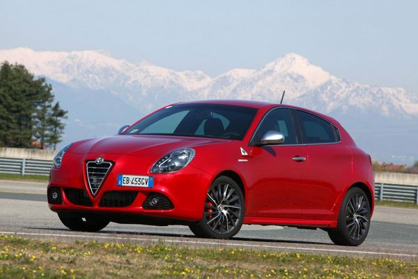 Le légendaire Quadrifoglio Verde fait son retour sur l'Alfa Romeo Giulietta