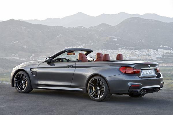 La BMW M4 Cabriolet à moteur six cylindres débite une puissance de 431 ch