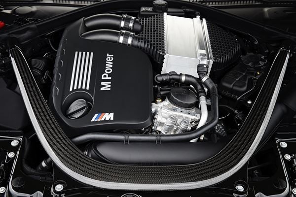 La BMW M4 Cabriolet à moteur six cylindres débite une puissance de 431 ch