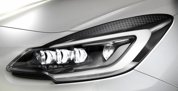 La DS 3 adopte de nouveaux projecteurs technologiques