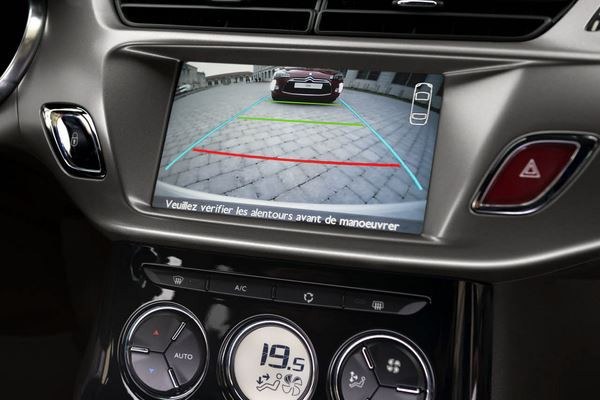 La DS 3 adopte de nouveaux projecteurs technologiques