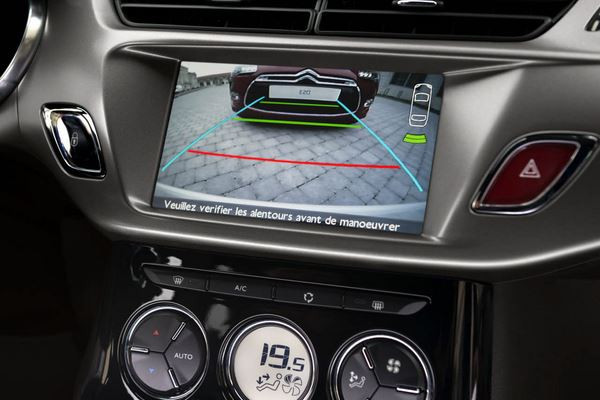 La DS 3 adopte de nouveaux projecteurs technologiques