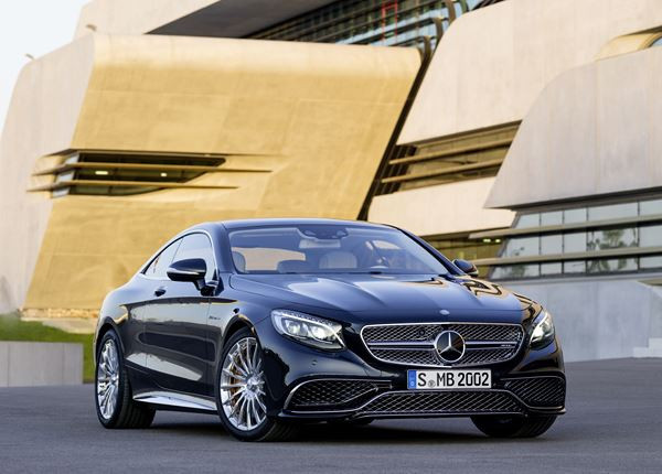 La Mercedes Classe S Coupé en mode douze cylindres 65 AMG
