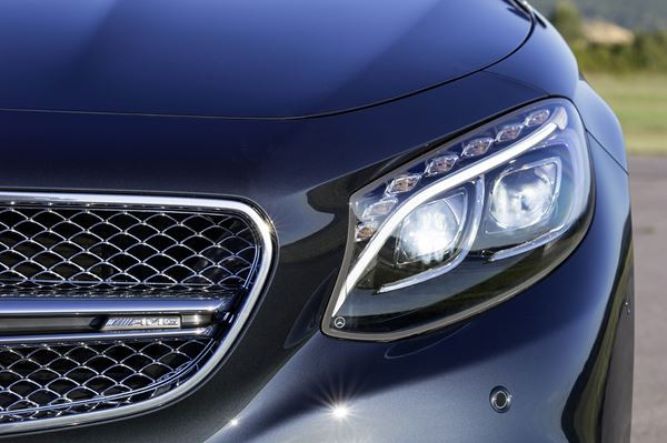 La Mercedes Classe S Coupé en mode douze cylindres 65 AMG