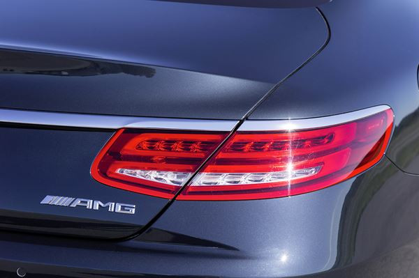 La Mercedes Classe S Coupé en mode douze cylindres 65 AMG