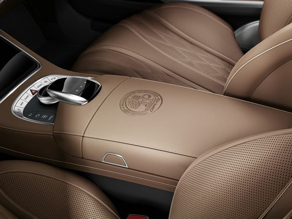 La Mercedes Classe S Coupé en mode douze cylindres 65 AMG