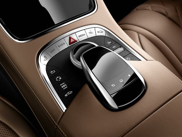 La Mercedes Classe S Coupé en mode douze cylindres 65 AMG