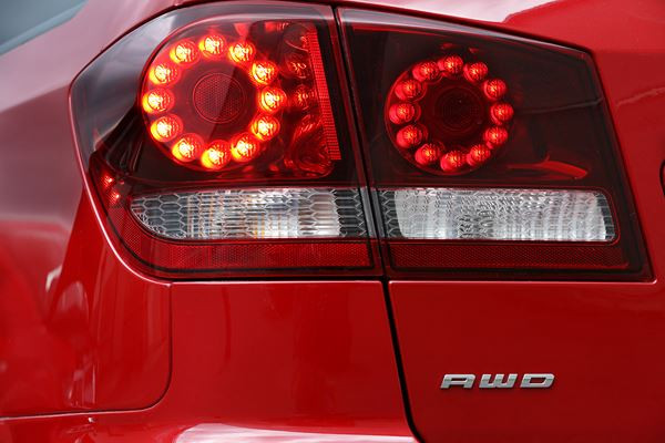 Le crossover Fiat Freemont Cross adopte les codes du « outdoor »