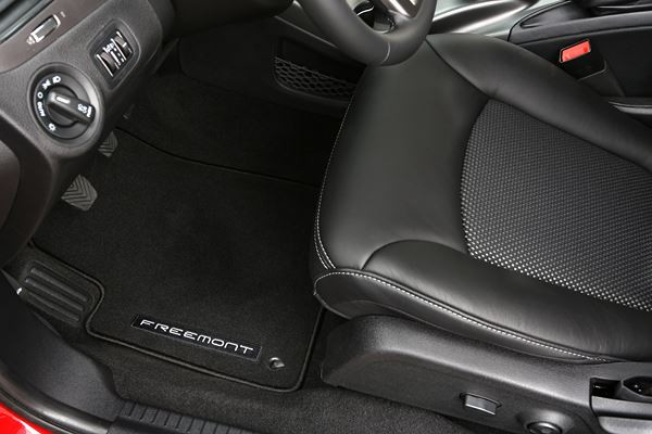 Le crossover Fiat Freemont Cross adopte les codes du « outdoor »