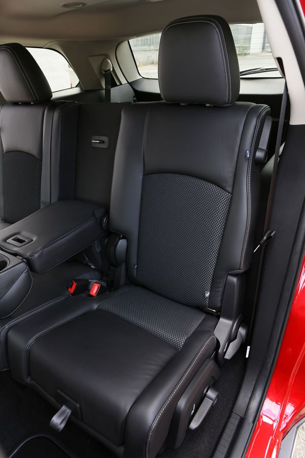 Le crossover Fiat Freemont Cross adopte les codes du « outdoor »