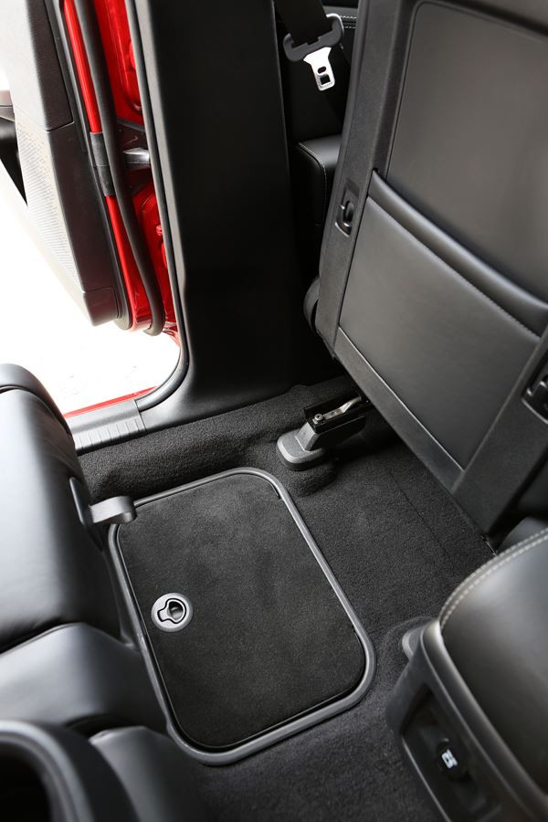 Le crossover Fiat Freemont Cross adopte les codes du « outdoor »