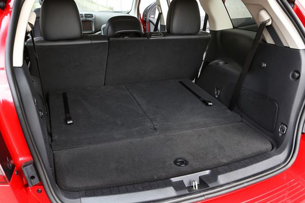 Le crossover Fiat Freemont Cross adopte les codes du « outdoor »