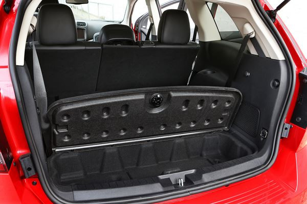 Le crossover Fiat Freemont Cross adopte les codes du « outdoor »
