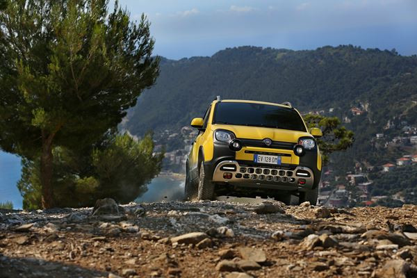 Fiat Panda Cross: un mini-SUV 4x4 unique en son genre
