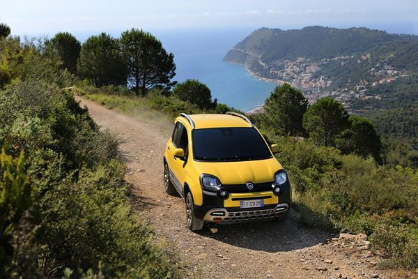 Fiat Panda Cross: un mini-SUV 4x4 unique en son genre