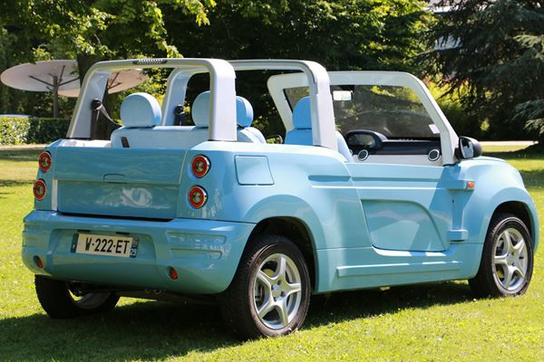 Bluesummer: un cabriolet 100% électrique décliné de la Bolloré Blue Car