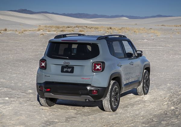 Le petit SUV Jeep Renegade associe style moderne et capacités de franchissement