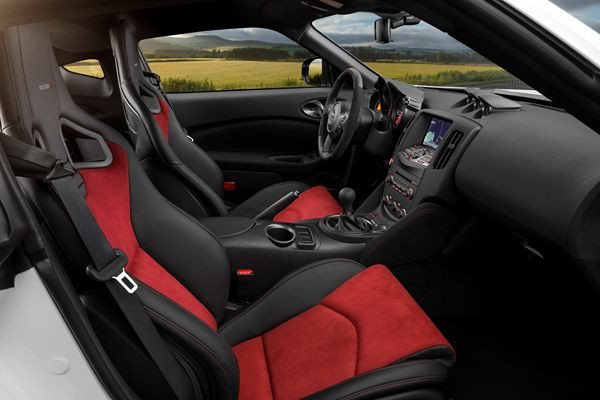 Le Nissan 370Z Nismo reçoit de nombreuses modifications