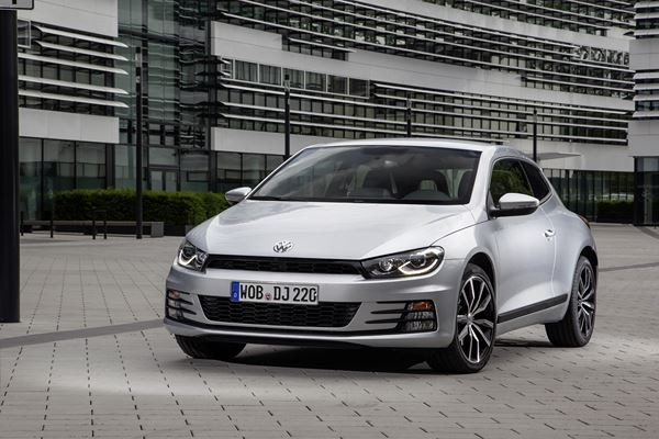 Le coupé Volkswagen Scirocco légèrement restylé reçoit de nouveaux moteurs
