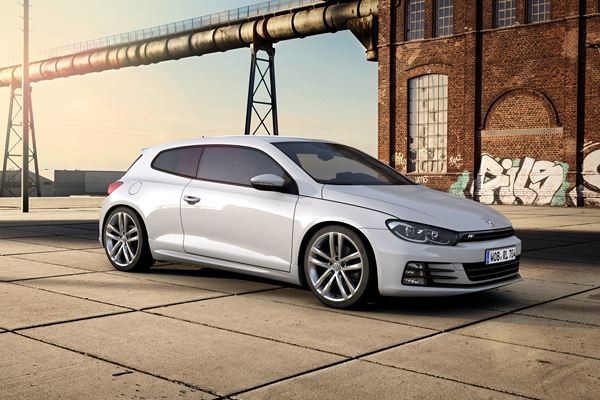 Le coupé Volkswagen Scirocco légèrement restylé reçoit de nouveaux moteurs