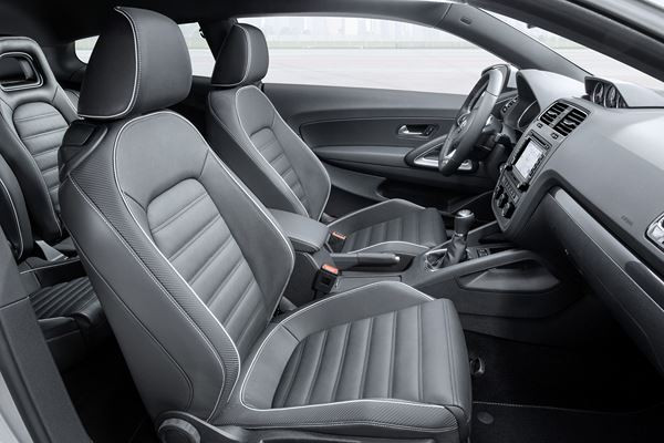 Le coupé Volkswagen Scirocco légèrement restylé reçoit de nouveaux moteurs